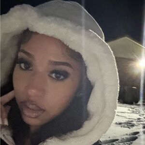 Meet your Posher, Kamxya